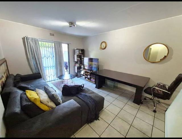 2 BEDROOM PROPERTY TO RENT IN CLUBVIEW